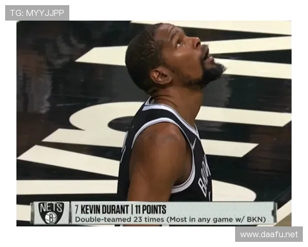 杜兰特关键时刻干拔三分一击追平比分点燃全场激情逆转希望瞬间 杜兰特关键时刻干拔三分一击追平比分点燃全场激情逆转希望瞬间