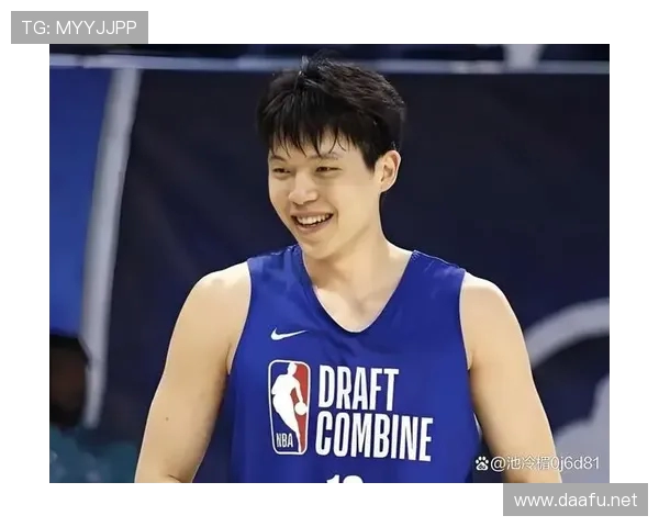 拼劲十足杨瀚森上脚圣诞配色驭帅20砍下3分2篮板赛场表现引关注